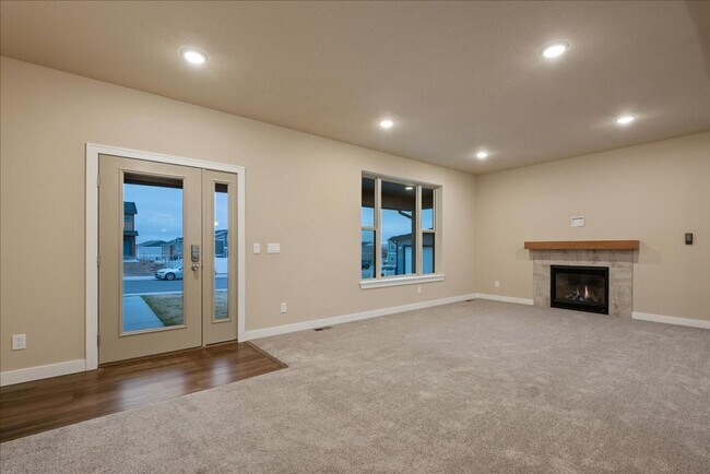 Building Photo - Modern, spacious, and move-in ready—this is the rental you’ve been waiting for!