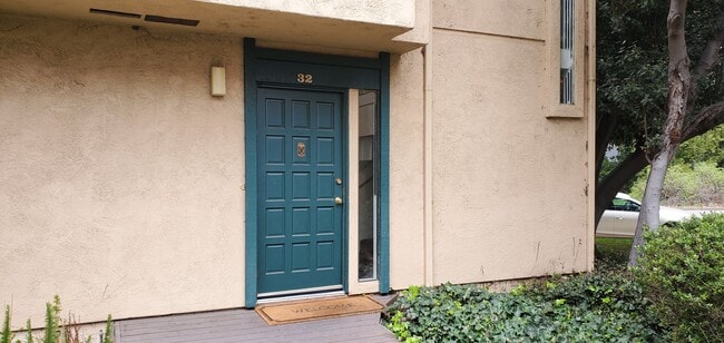 Building Photo - 570 Peach St