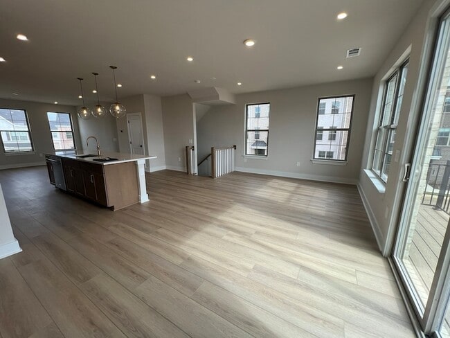 Building Photo - 2615 Wilkinson Pike