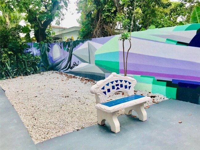 Building Photo - 521 NE 62nd St