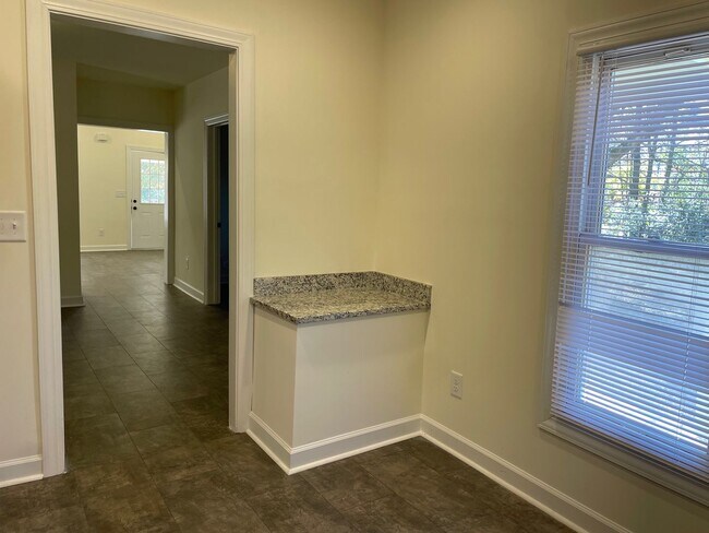 Building Photo - Newly Renovated 2-3 Bed, 1 bath home located in Randleman!!