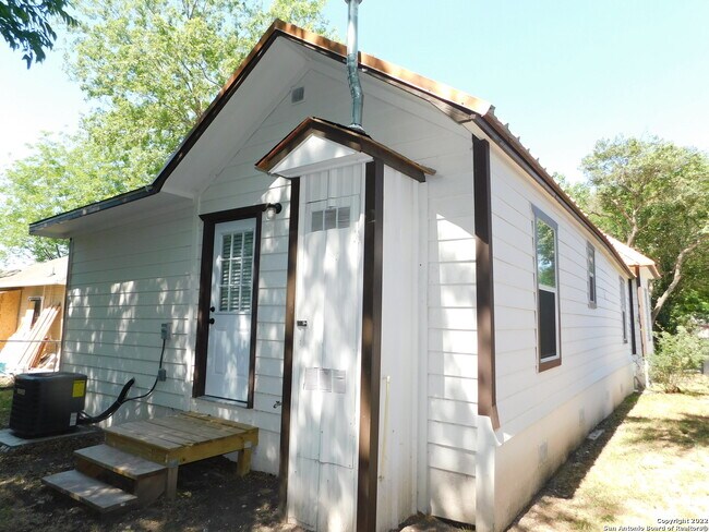 Building Photo - 222 Spruce St
