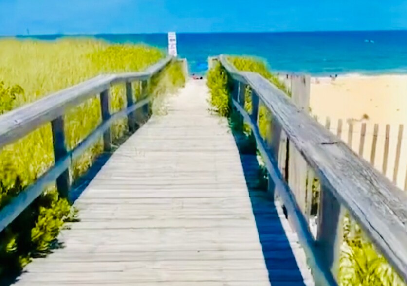 Building Photo - 7 Cushing Dr