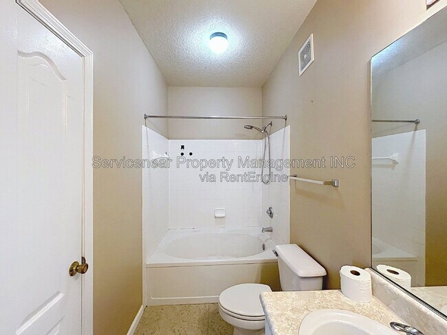 Building Photo - 10471 Villa View Cir