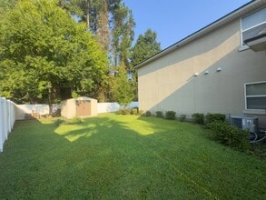 Building Photo - 15 Hunters Hollow Ct