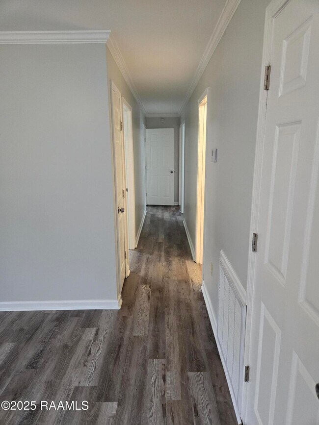 Building Photo - 1137 Madeline Ave