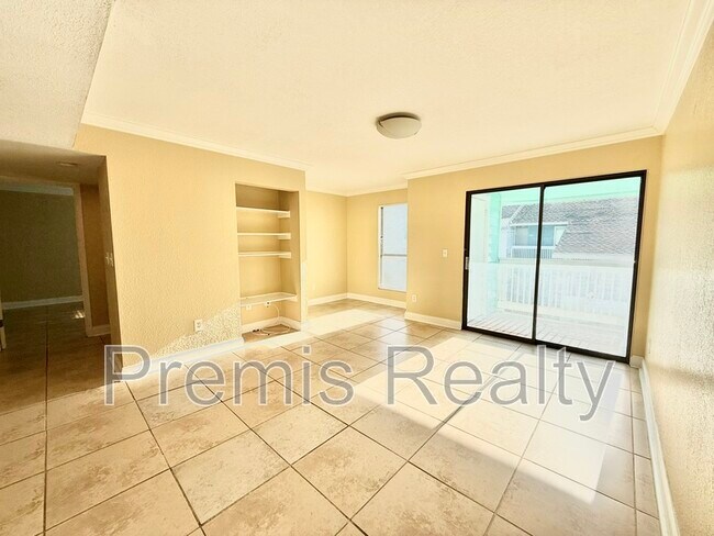 Building Photo - 455 Alt 19
