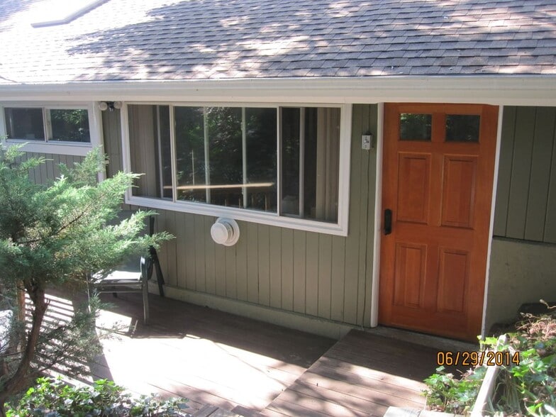 Building Photo - 909 U.S. 9W