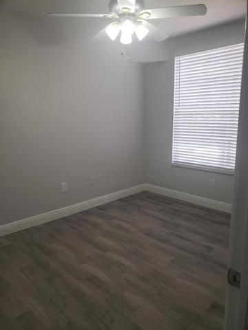 Building Photo - 909 Belmont Pl