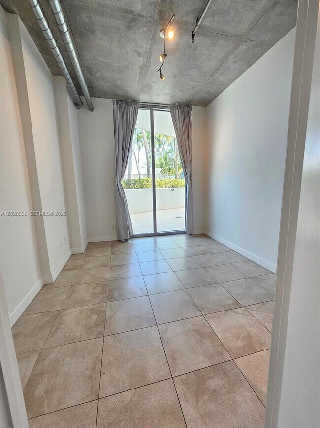 Building Photo - 3029 NE 188th St