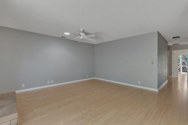 Building Photo - 115 Guaymas Pl