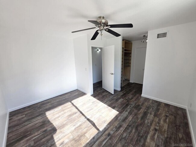 Building Photo - 2230 Ledgeview Ln