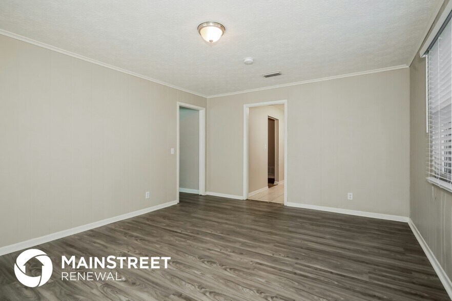 Building Photo - 1055 Grove Park Dr S