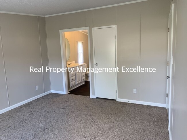 Building Photo - Quaint Renovated Home, Near Education Faci...