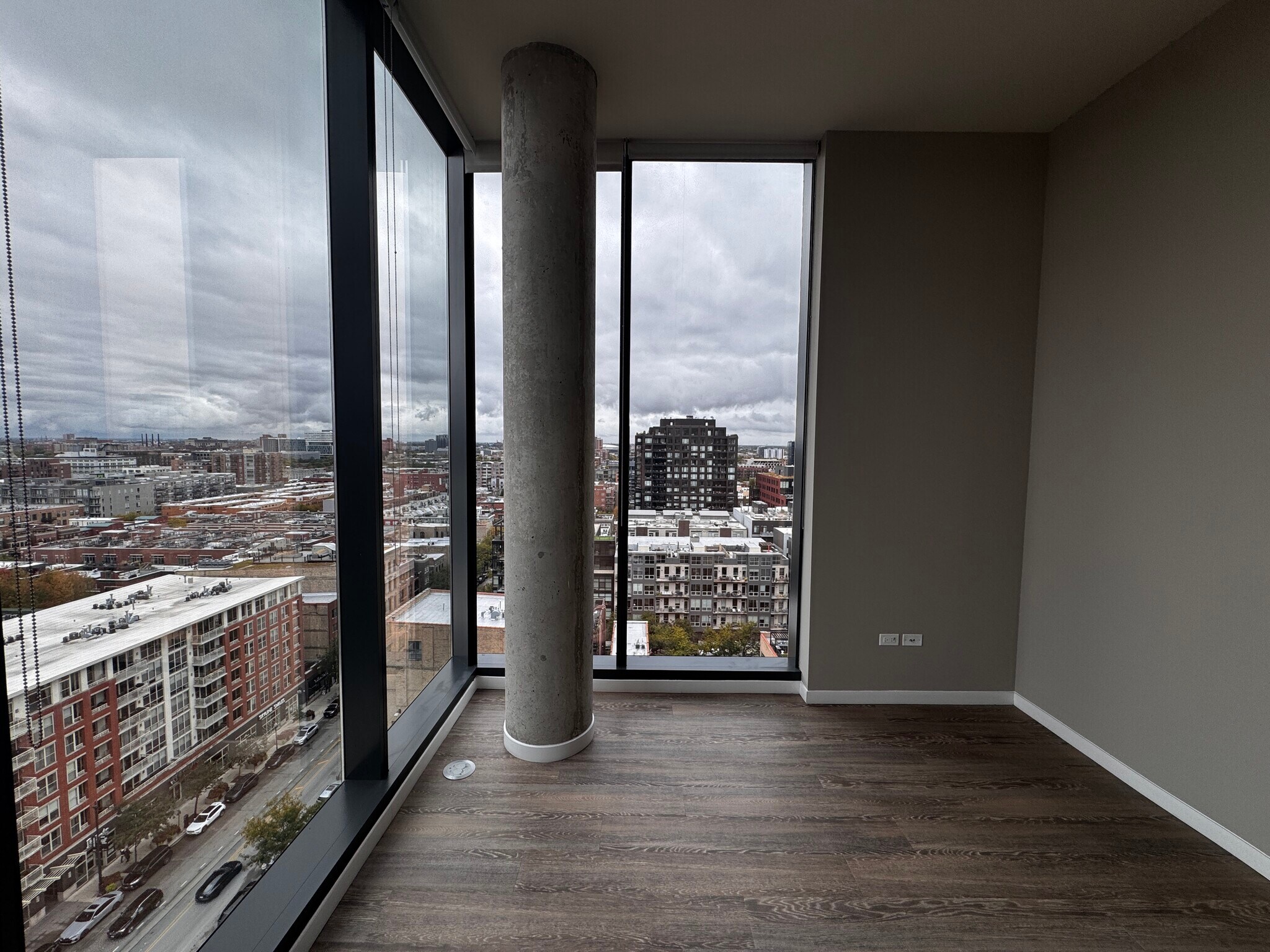 Building Photo - 26 N Sangamon St