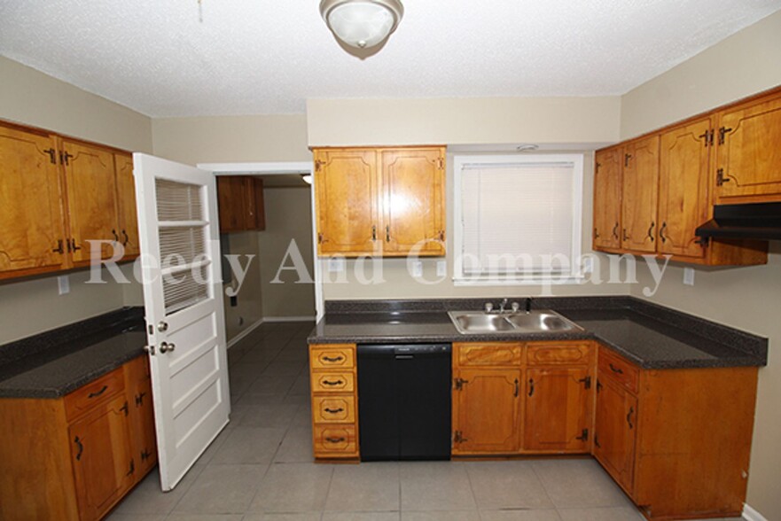 Building Photo - 3792 Kipling Ave