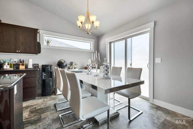 Building Photo - 1025 SW Bonnie St