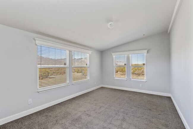 Building Photo - 60661 Chalet Dr