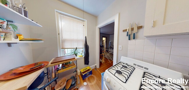 Building Photo - 110 College Ave