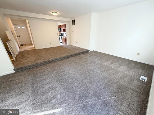 Building Photo - 10740 Brice Ct