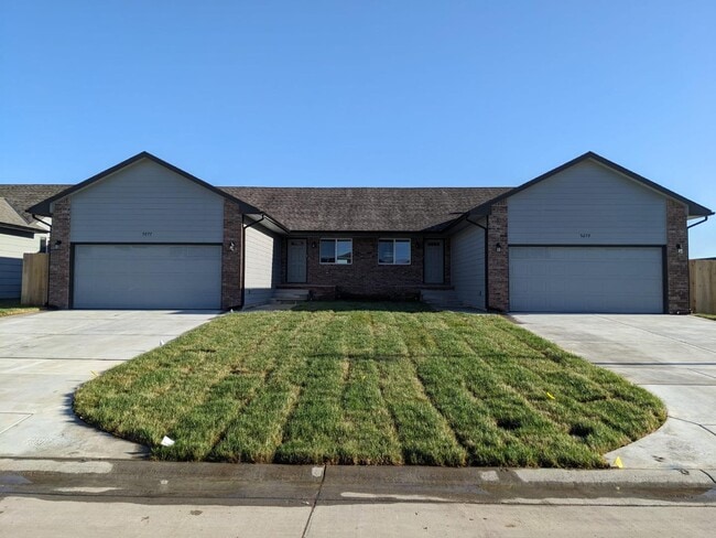 Primary Photo - 5277 N Toben Ct