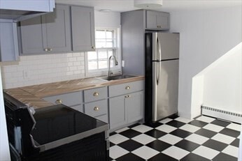 Building Photo - 25-27-27 Ferris Ave