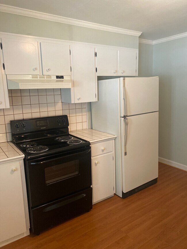 Building Photo - 310 West Chestnut Street, Unit 2