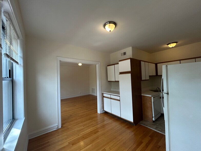 Building Photo - 338 Tudor Ct