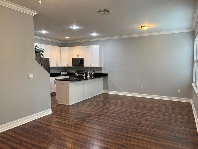 Building Photo - 6921 Interbay Blvd