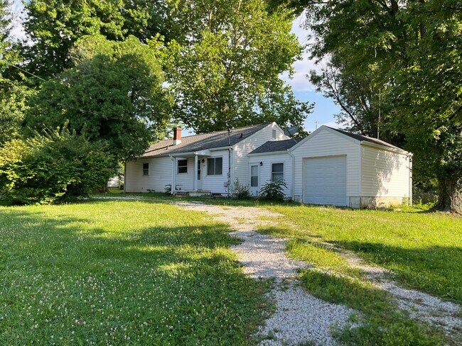 Building Photo - 3942 W Stoutes Creek Rd