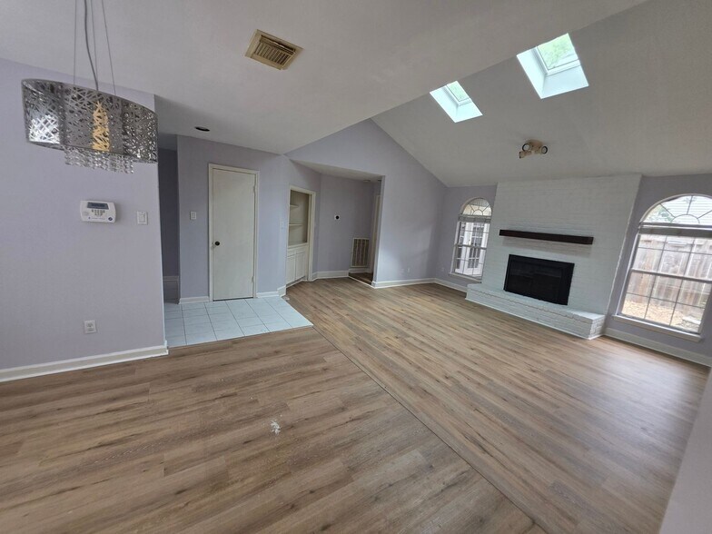 Building Photo - 13906 Ella Lee Ln