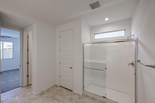 Building Photo - 8752 W Medlock Dr