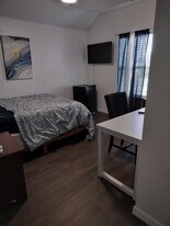 Building Photo - 505 Virginia Way