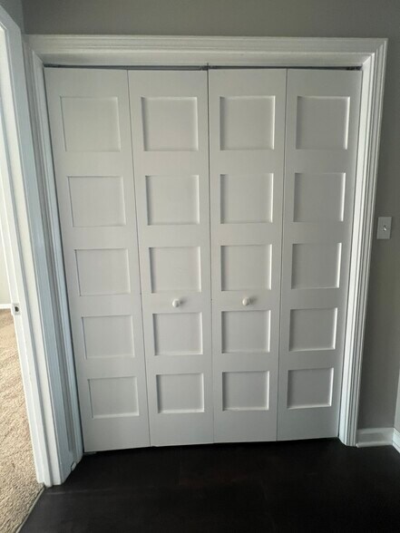 Building Photo - 511 Bernard Ave