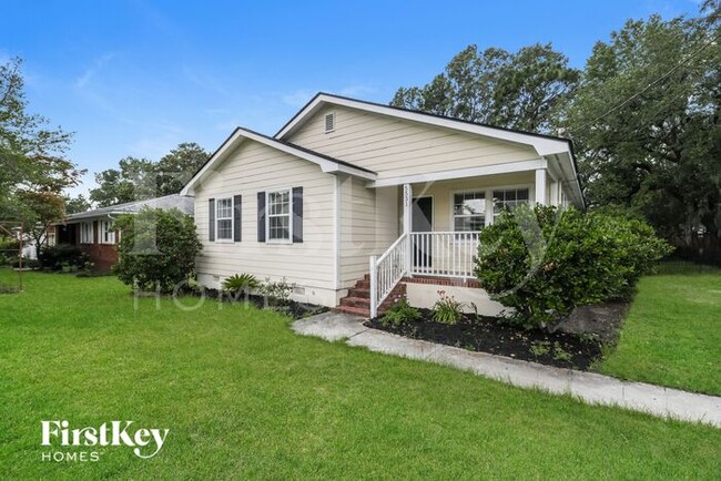 Building Photo - 5531 Buskirk Ave