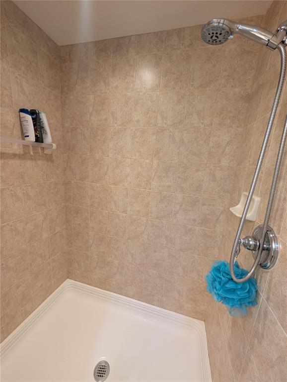 Building Photo - 7070 Key Haven Rd