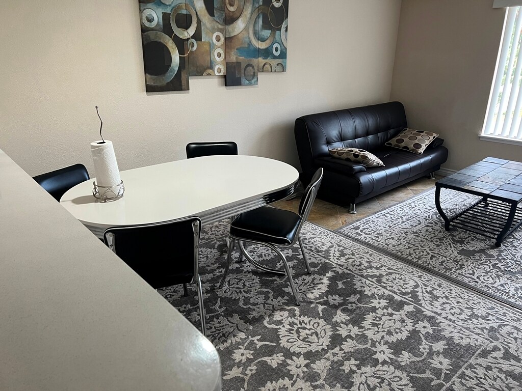 Building Photo - 8889 Caminito Plaza Centro