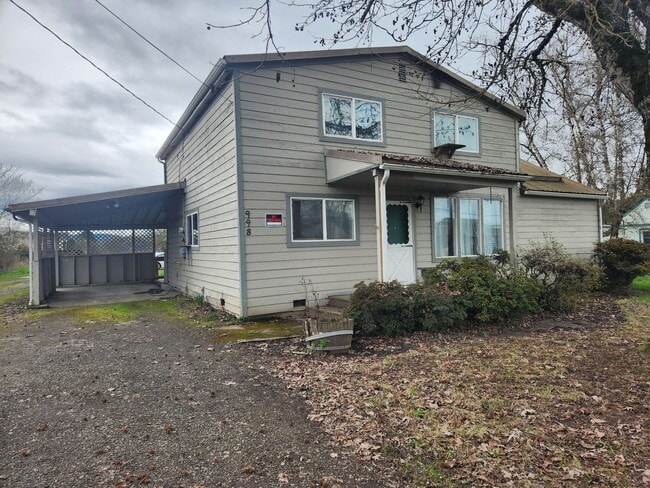Building Photo - Newly Renovated Pet Friendly 2 Bed / 1 Bat...