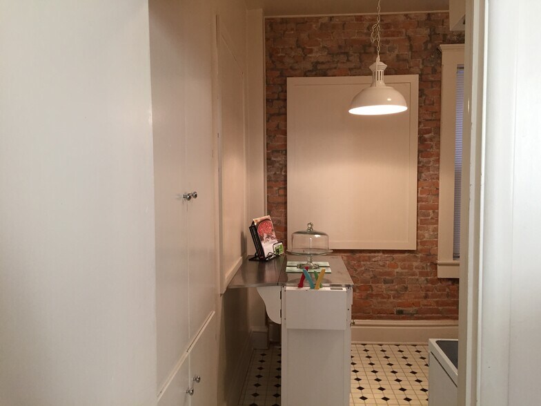 Kitchen - 560 S 3rd St