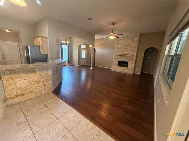 Building Photo - 270 Delanoy Dr