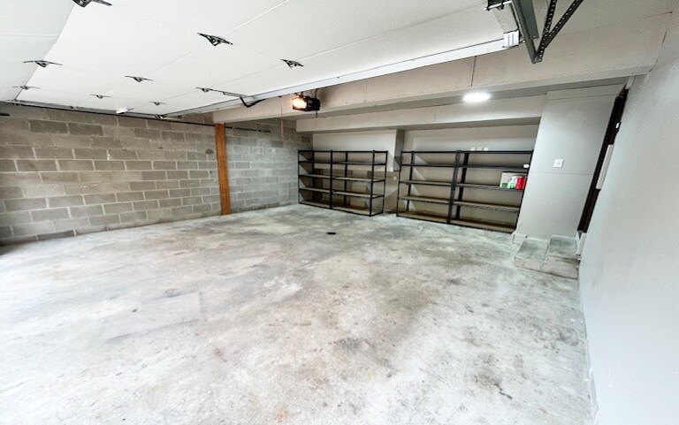 Building Photo - 3879 Polk St NE