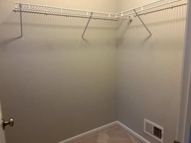 Building Photo - 2978 Henley Ln