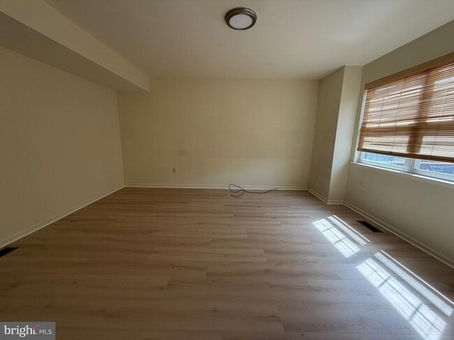 Building Photo - 253 Prince William Way
