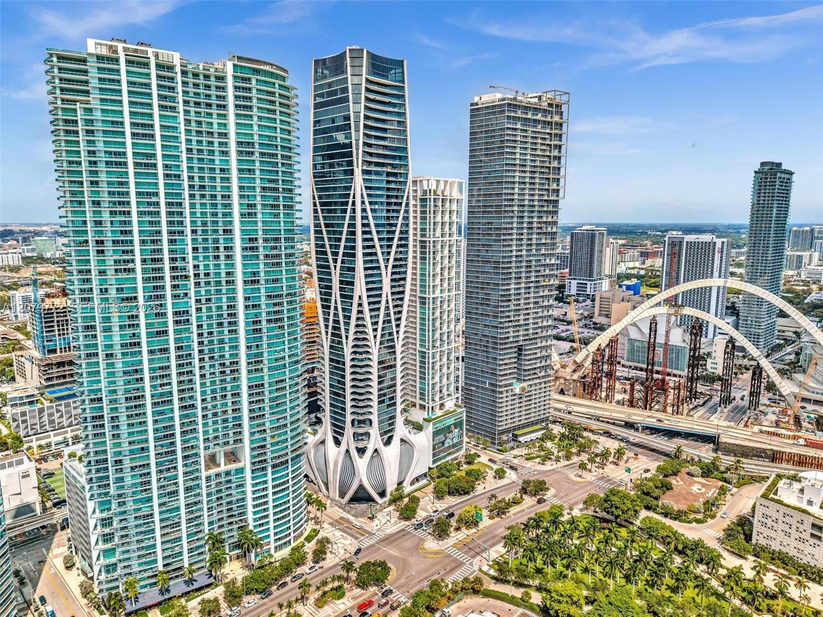 Building Photo - 900 Biscayne Blvd