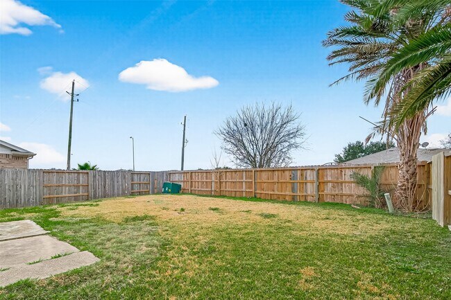 Building Photo - 15007 Sugar Sands Dr