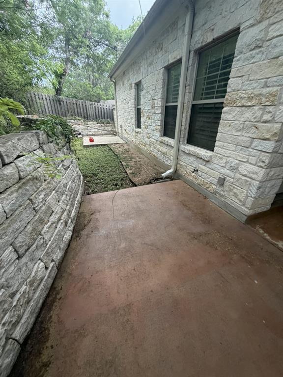 Building Photo - 130 Squires Dr