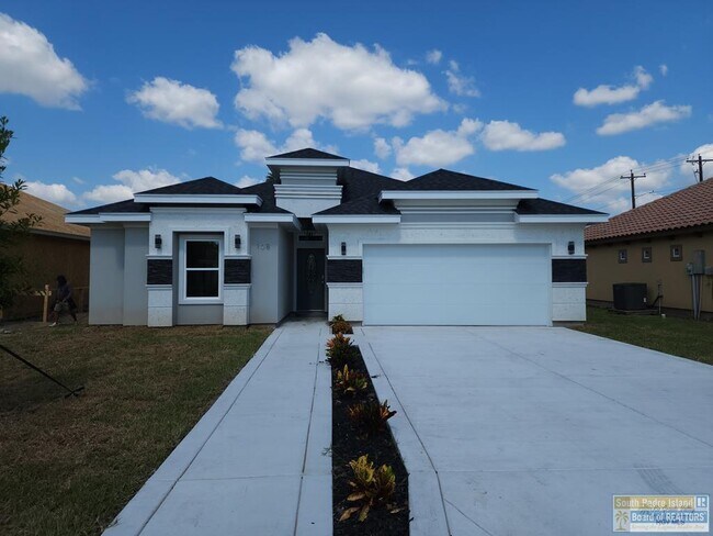 Primary Photo - 108 Avenida Escandon