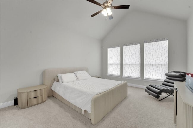 Building Photo - 3520 Helios Ln