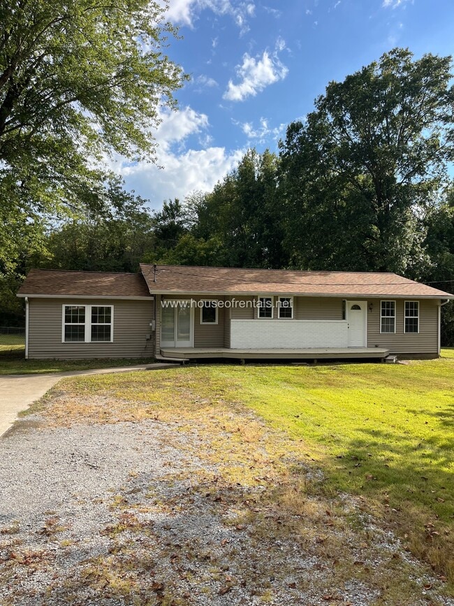 Building Photo - 777 Haney Rd