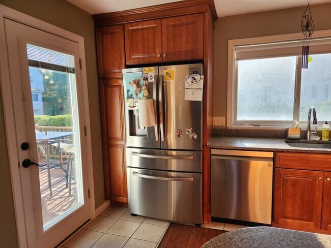 Building Photo - 227 Captain Eames Cir